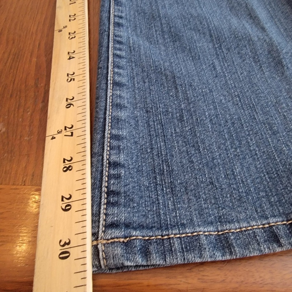 Bandolino Classic Blue Denim Jeans With Embelished Back Pockets - Picture 14 of 14